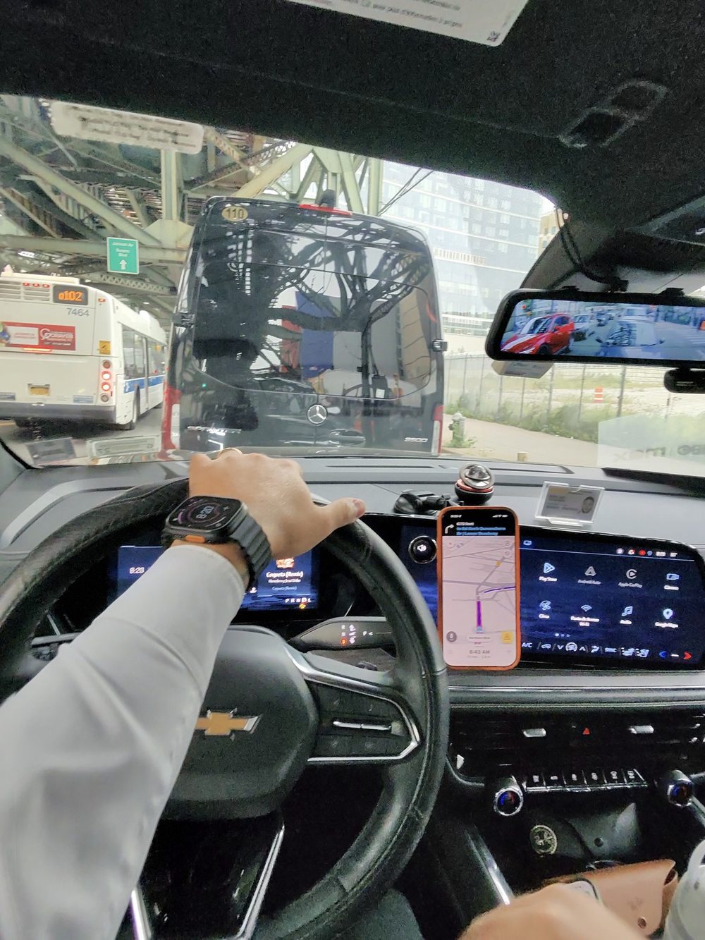Chevrolet Suburban — chauffeur view